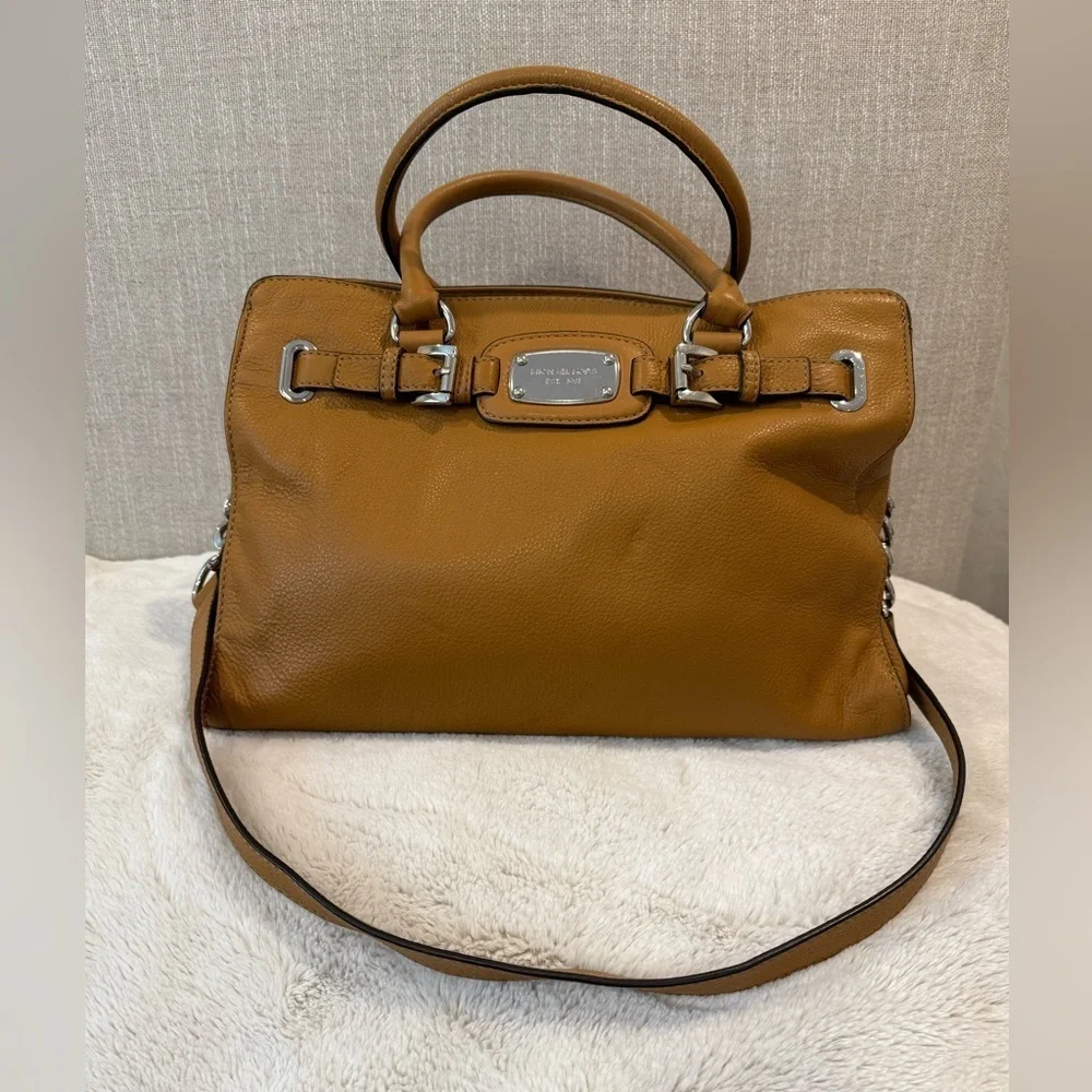 Michael Kors Hamilton Leather Satchel – Classic Elegance Meets Everyday Function